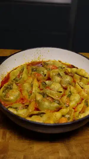 Pistachio Pesto &amp; Tomato Baked Shells